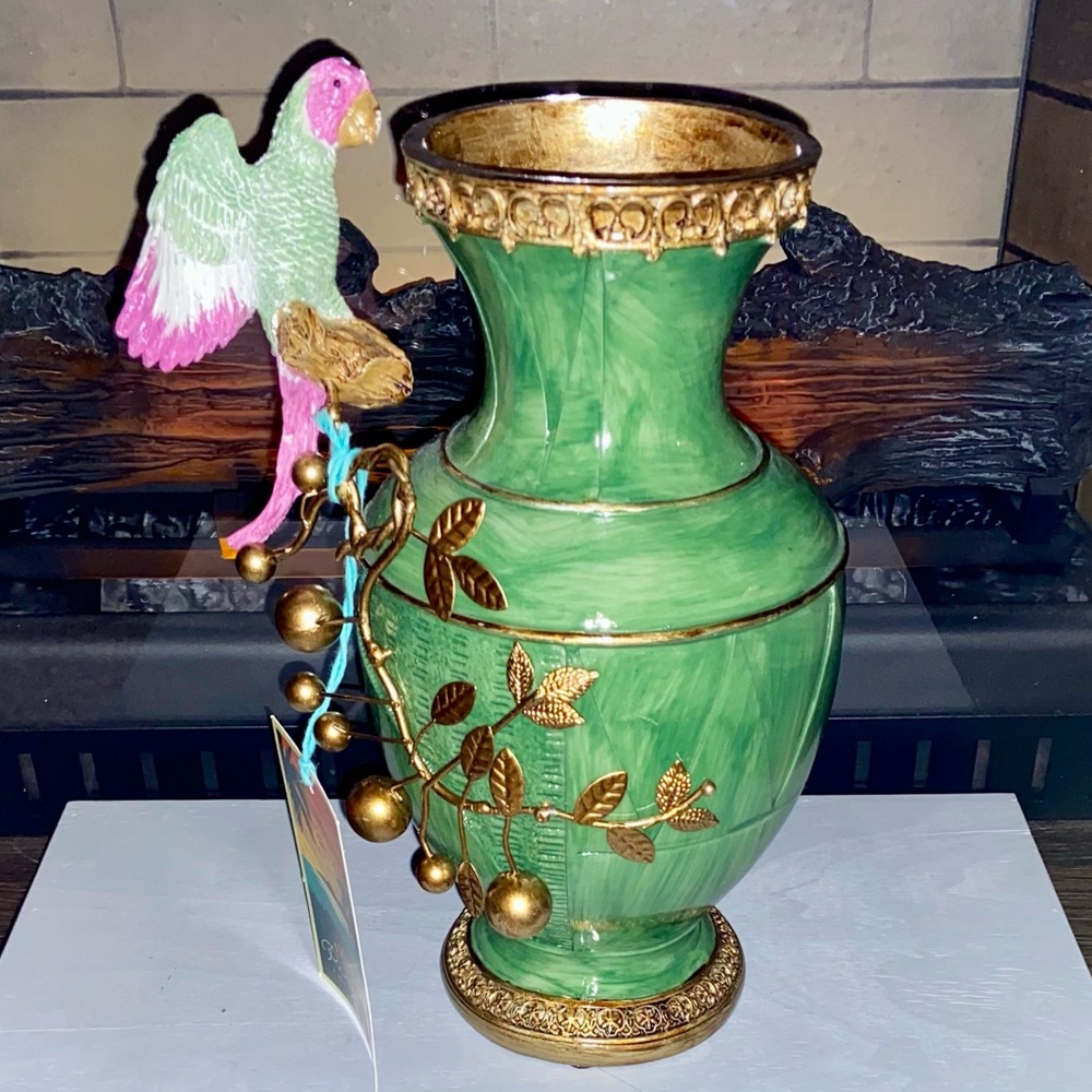 NWT Retro Vase Featuring Parrot 🦜Embellishment By- WorldTravelerPacific Paradise - Picture 2 of 16